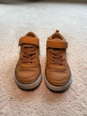 Toddler Casual Tan boots with Velcro